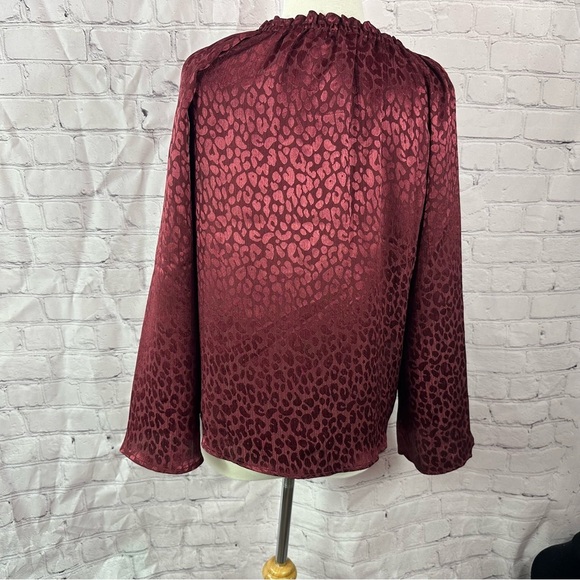 michael kors monochromatic Burgundy Leopard Print peasant Top sz S - Picture 3 of 7